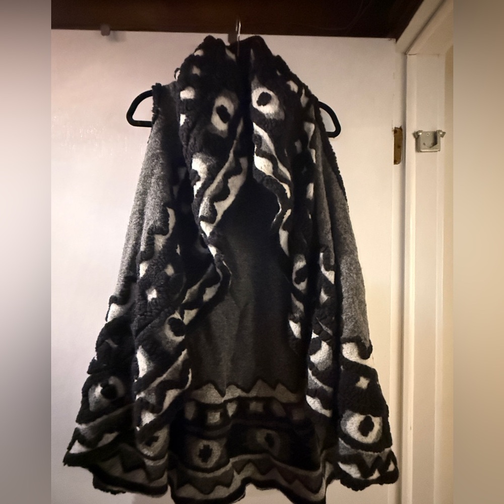 Cozy Black and White Patterned Women's Sweater